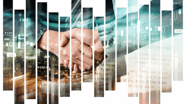 Poignée de main entre deux personnes superposée à des graphiques financiers et une skyline urbaine, symbolisant une opération de fusion-acquisition et la croissance stratégique des entreprises.