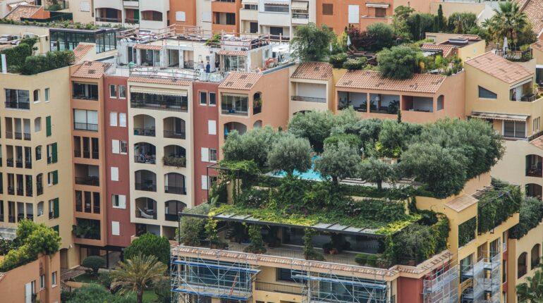Immeubles avec jardin sur le toit